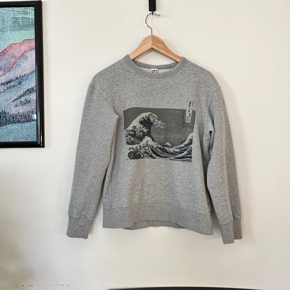 UNIQLO UT HOKUSAI GREAT WAVE CREWNECK SWEATSHIRT GRAY SMALL JAPANESE ART